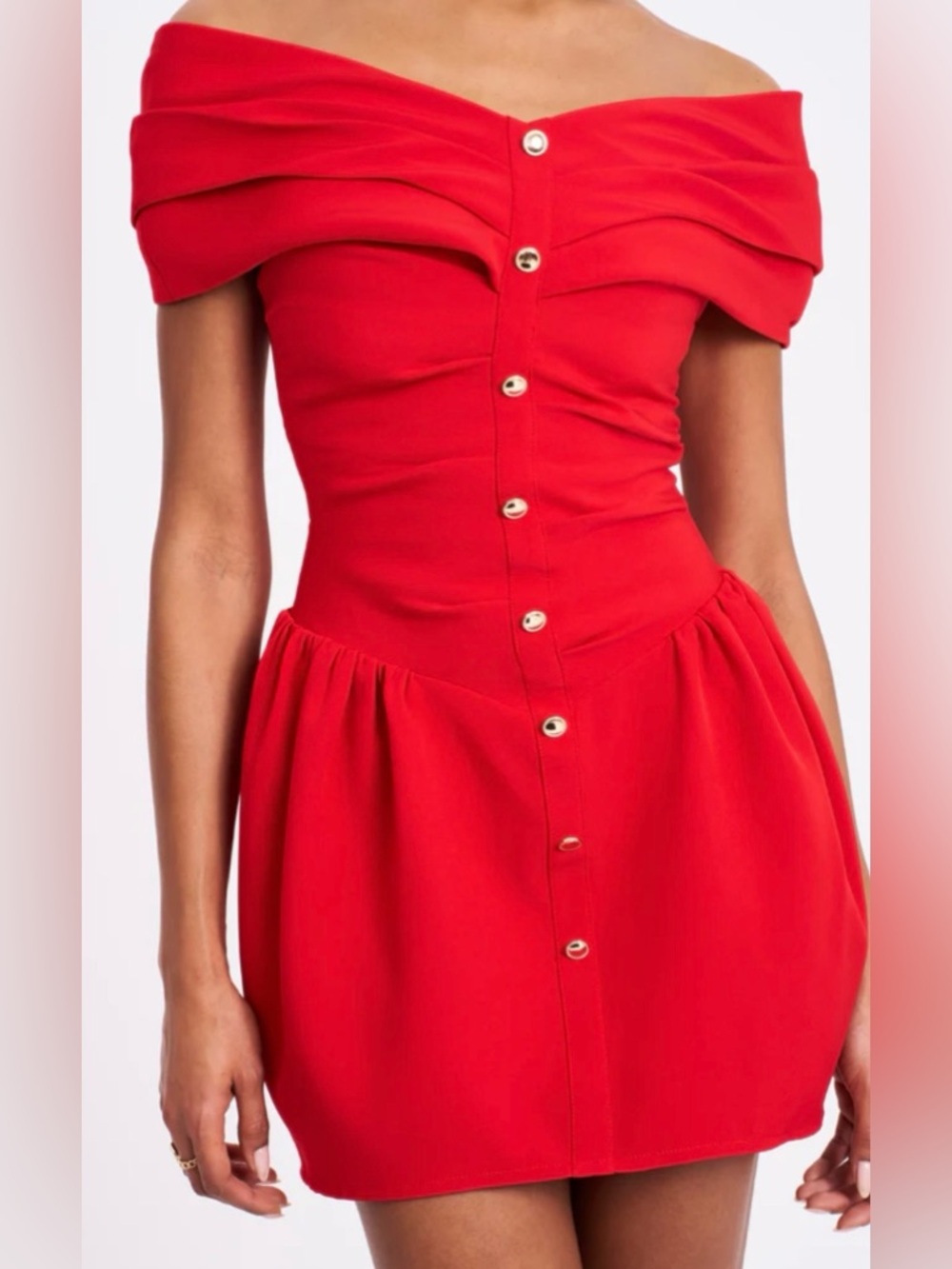 MISS CIRCLE NEW NEVER WORN W/OUT TAGS
SIZE S